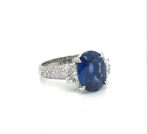 Blue Sapphire & Diamond Ring - Pre-Owned.