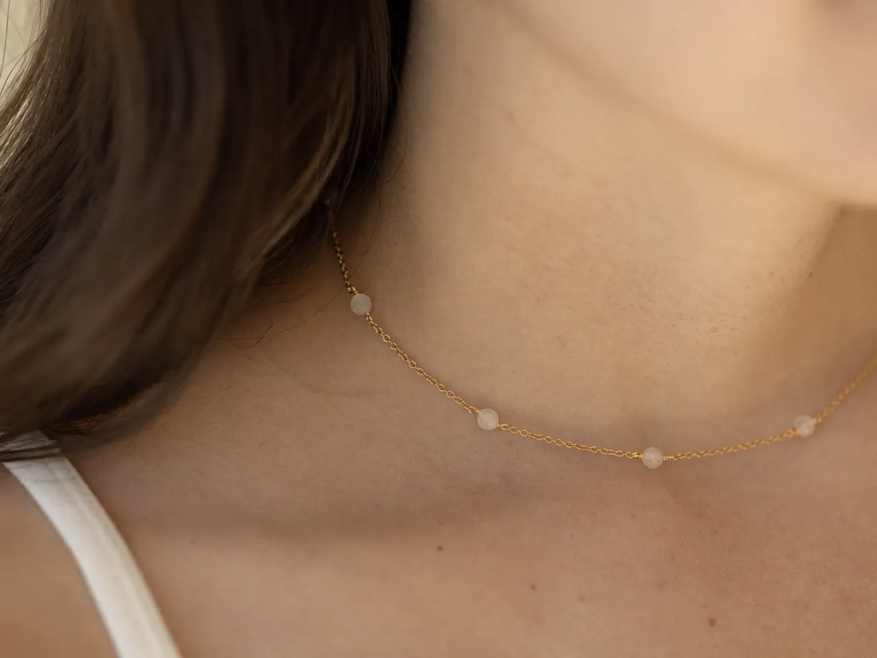 Rose Quartz Drop Choker Necklace in Gold